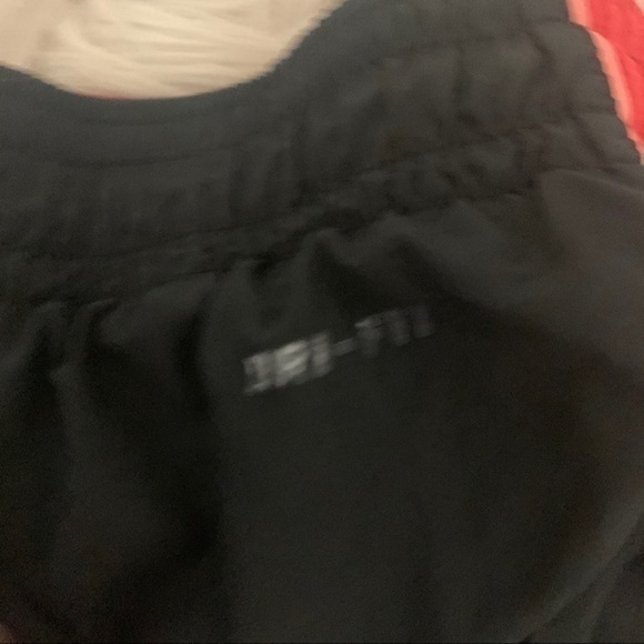 Nike Air Dri Fit Black And Red Shorts Size XS - Picture 6 of 7